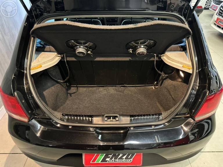 VOLKSWAGEN - GOL 1.0 MI 8V FLEX 4P MANUAL G.VI - 2012/2013 - PRETA - R$ 35.900,00