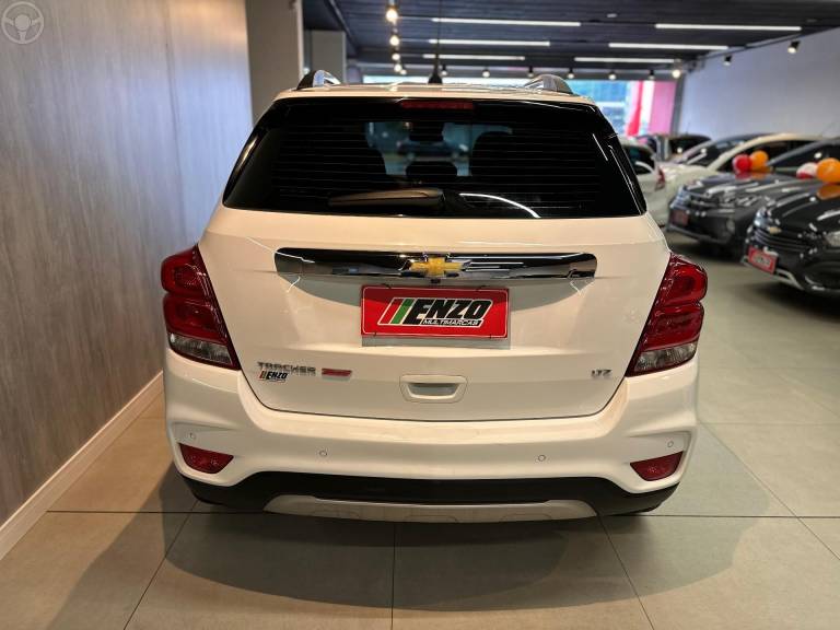 CHEVROLET - TRACKER 1.4 16V TURBO FLEX LTZ AUTOMÁTICO - 2016/2017 - BRANCA - R$ 86.900,00