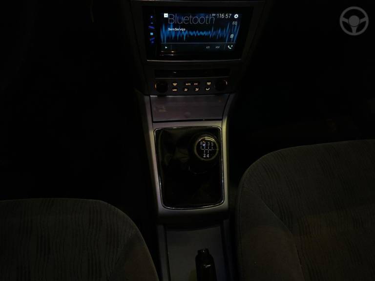 CHEVROLET - VECTRA 2.0 MPFI ELEGANCE 8V 140CV FLEX 4P MANUAL - 2006/2006 - BRANCA - R$ 36.900,00