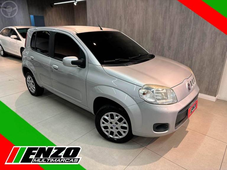 FIAT - UNO 1.0 EVO VIVACE 8V FLEX 4P MANUAL - 2013/2014 - PRATA - R$ 34.900,00
