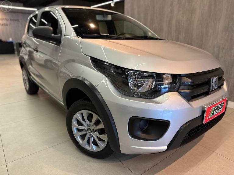 FIAT - MOBI 1.0 8V EVO FLEX LIKE. MANUAL - 2023/2023 - PRATA - R$ 53.900,00