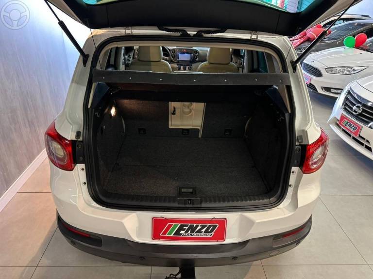 VOLKSWAGEN - TIGUAN 2.0 TSI 16V TURBO 4P TIPTRONIC - 2009/2010 - BRANCA - R$ 55.900,00