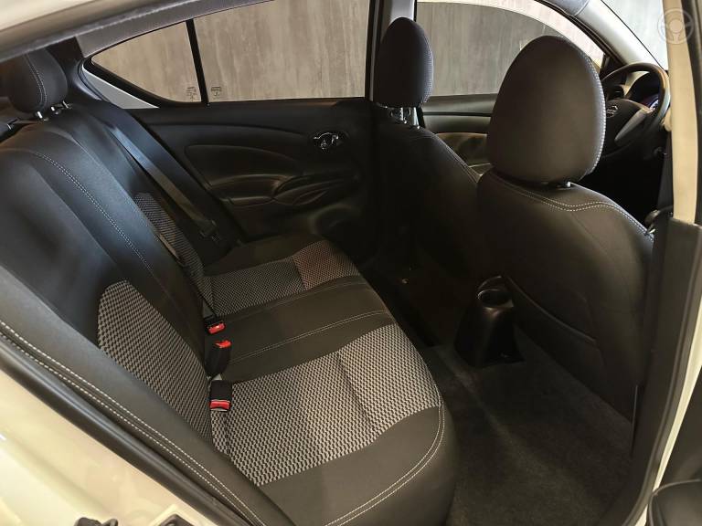 NISSAN - VERSA 1.6 16V FLEX SV 4P MANUAL - 2019/2020 - BRANCA - R$ 61.900,00