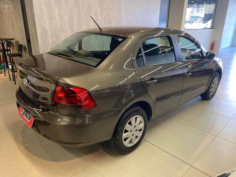 VOLKSWAGEN - VOYAGE 1.0 MI TRENDLINE 8V FLEX 4P MANUAL - 2010/2010 - CINZA - R$ 31.900,00