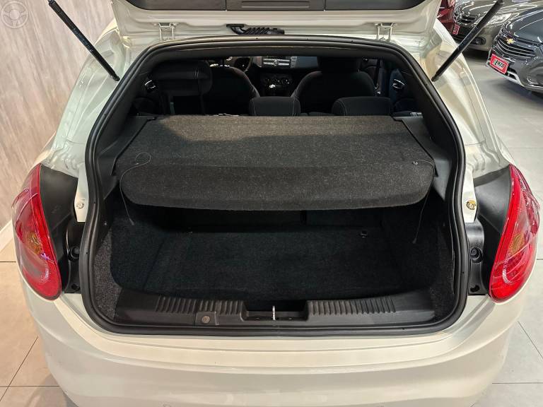 FIAT - BRAVO 1.8 SPORTING 16V FLEX 4P MANUAL - 2014/2014 - BRANCA - R$ 48.900,00