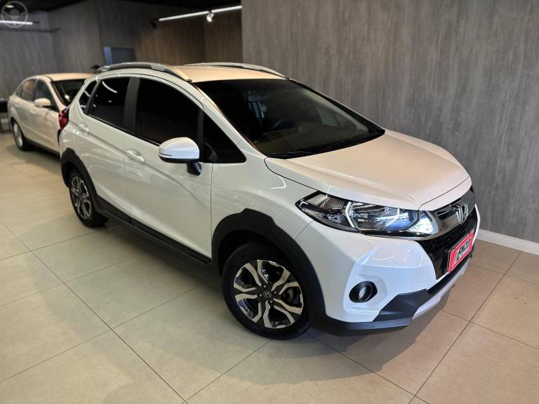 HONDA - WRV 1.5 16V FLEXONE EX CVT - 2017/2018 - BRANCA - R$ 85.900,00