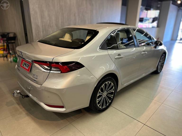 TOYOTA - COROLLA 1.8 ALTIS PREMIUM 16V HÍBRIDO 4P AUTOMÁTICO - 2021/2022 - PRATA - R$ 143.900,00