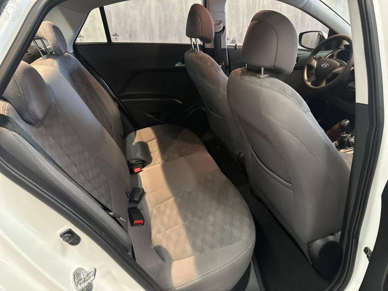 HYUNDAI - HB20S 1.6 COMFORT PLUS 16V FLEX 4P MANUAL - 2016/2016 - BRANCA - R$ 59.900,00