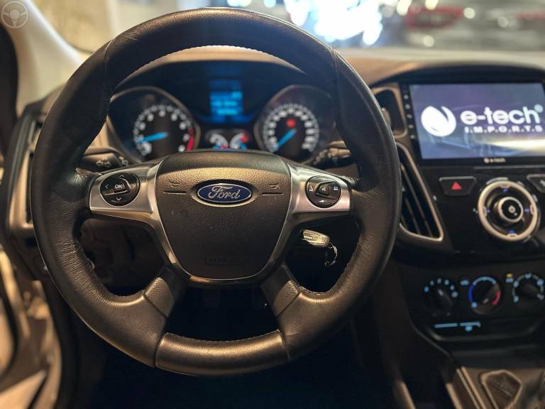 FORD - FOCUS 1.6 SE 16V FLEX 4P MANUAL - 2015/2015 - BRANCA - R$ 60.900,00