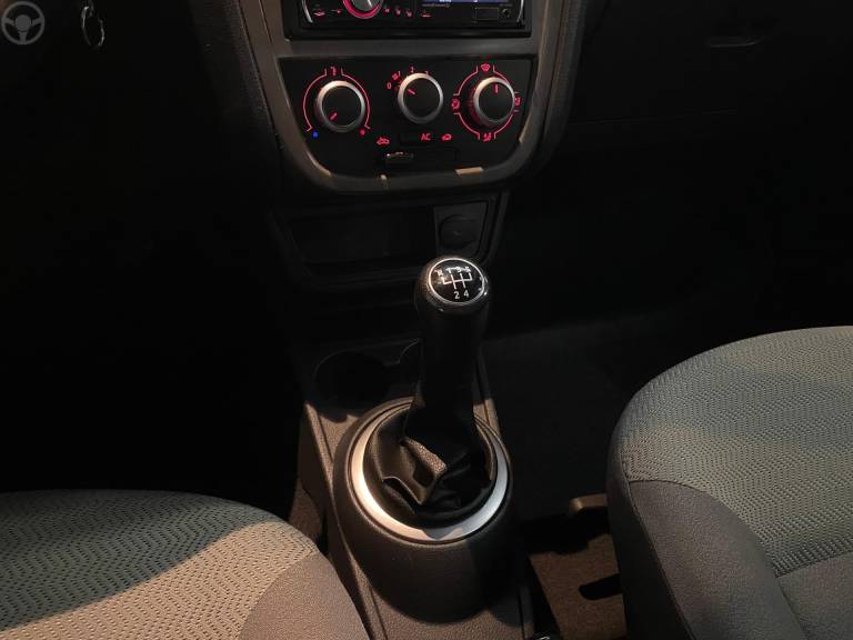 VOLKSWAGEN - VOYAGE 1.0 MI TRENDLINE 8V FLEX 4P MANUAL - 2010/2010 - CINZA - R$ 31.900,00