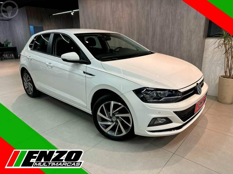 VOLKSWAGEN - POLO 1.0200 TSI HIGHLINE AUTOMÁTICO - 2018/2019 - BRANCA - R$ 82.900,00