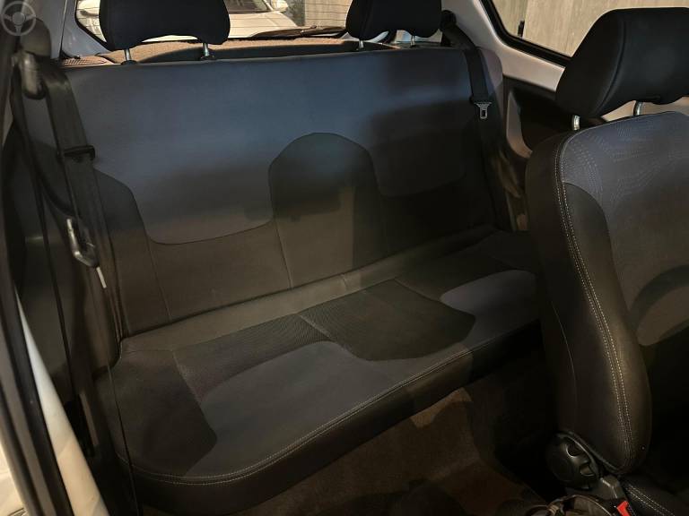 FORD - KA 1.0 MPI CLASS 8V FLEX 2P MANUAL - 2012/2013 - BRANCA - R$ 27.900,00