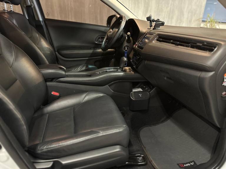HONDA - HR-V 1.8 16V FLEX EXL 4P AUTOMÁTICO - 2017/2018 - BRANCA - R$ 98.900,00