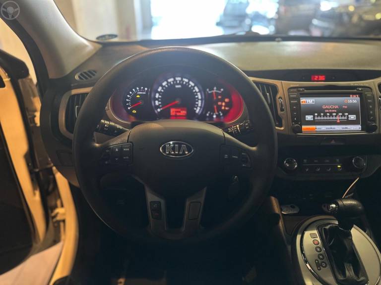 KIA MOTORS - SPORTAGE 2.0 LX2 OFF G4 FLEX 4P AUTOMÁTICO - 2015/2016 - BRANCA - R$ 83.900,00