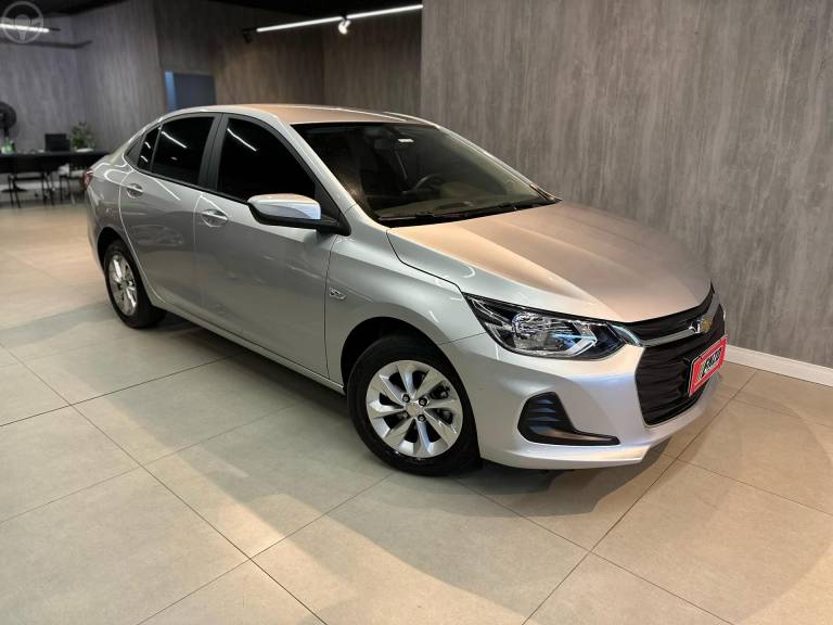 CHEVROLET - ONIX 1.0 LT 12V FLEX 4P MANUAL - 2022/2023 - PRATA - R$ 74.900,00