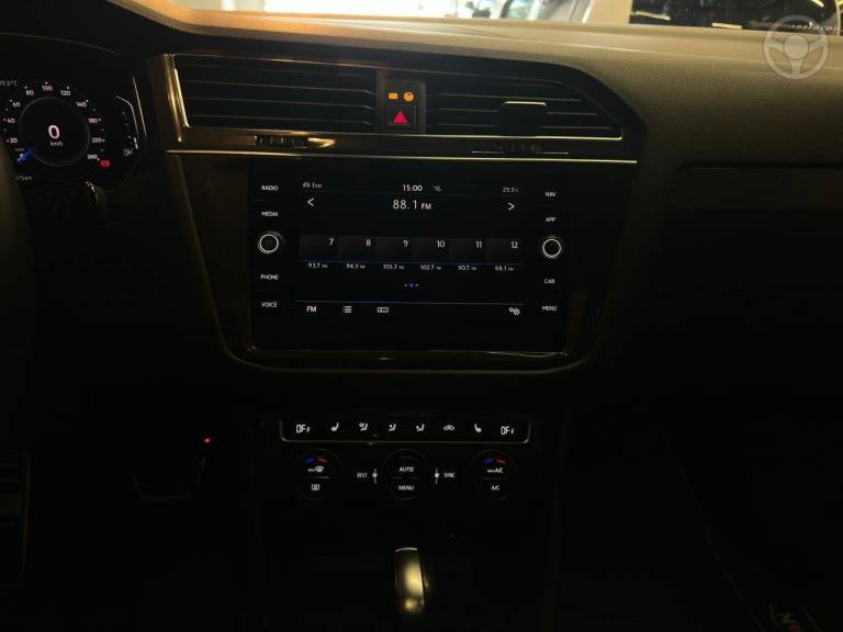 VOLKSWAGEN - TIGUAN 2.0 ALLSPACE R-LINE 350 TSI 4X4 4P - 2019/2020 - BRANCA - R$ 168.900,00