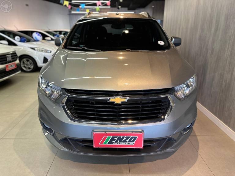 CHEVROLET - SPIN 1.8 PREMIER 8V FLEX 4P AUTOMÁTICO - 2023/2024 - PRATA - R$ 116.900,00