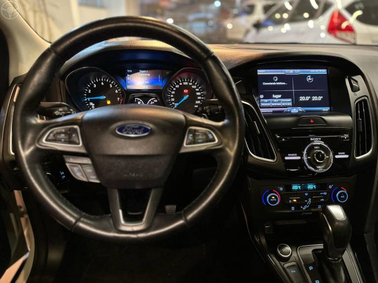 FORD - FOCUS 2.0 TITANIUM PLUS SEDAN 16V FLEX 4P AUTOMÁTICO - 2015/2016 - BRANCA - R$ 68.900,00