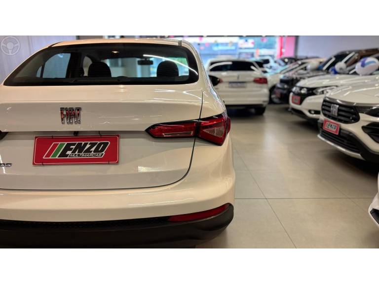 FIAT - CRONOS 1.0 FIREFLY DRIVE FLEX 4P MANUAL - 2022/2023 - BRANCA - R$ 66.900,00