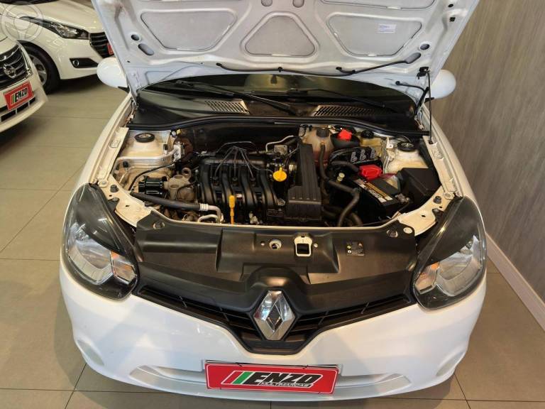 RENAULT - CLIO 1.0 EXPRESSION 16V FLEX 4P MANUAL - 2015/2016 - BRANCA - R$ 38.900,00