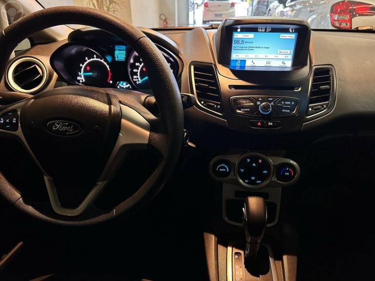 FORD - FIESTA 1.6 SEL HATCH 16V FLEX 4P AUTOMÁTICO - 2018/2018 - BRANCA - R$ 62.900,00