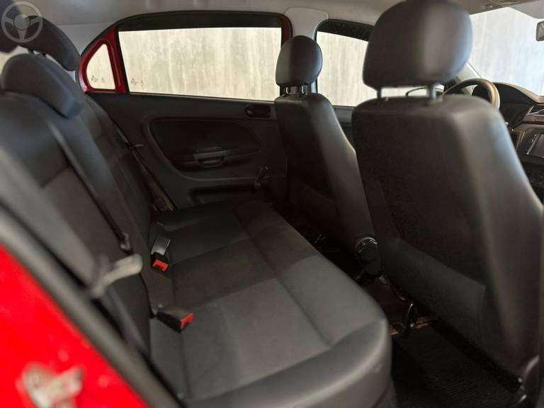 VOLKSWAGEN - GOL 1.0 12V MPI TOTALFLEX 4P MANUAL - 2022/2023 - VERMELHA - R$ 55.900,00