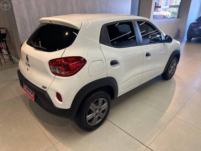 RENAULT - KWID 1.0 12V SCE FLEX ZEN MANUAL - 2021/2022 - BRANCA - R$ 51.900,00
