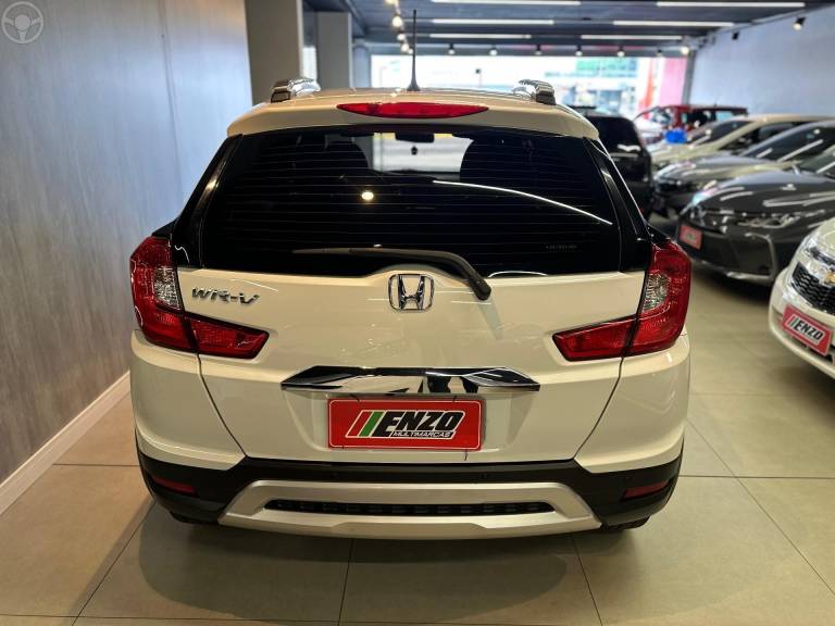 HONDA - WRV 1.5 16V FLEXONE EX CVT - 2017/2018 - BRANCA - R$ 85.900,00