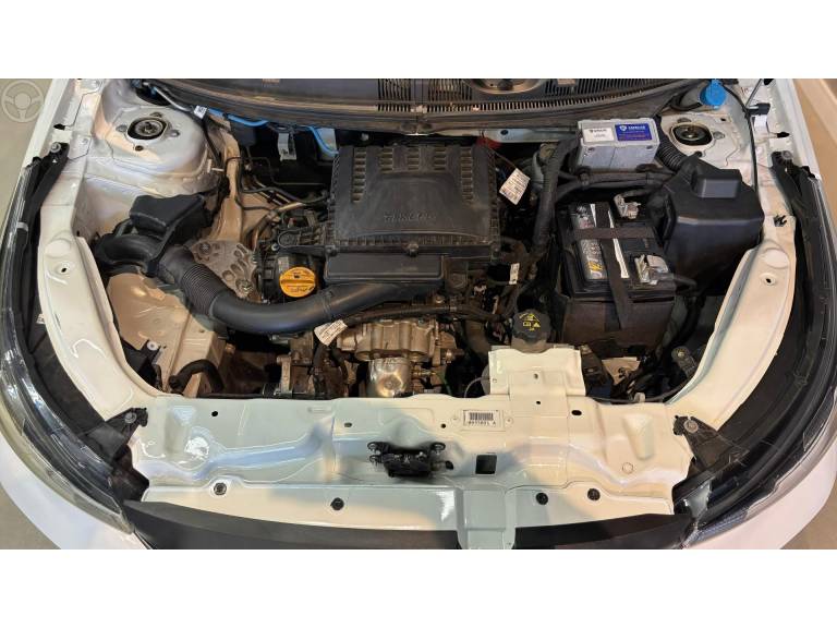FIAT - CRONOS 1.0 FIREFLY DRIVE FLEX 4P MANUAL - 2022/2023 - BRANCA - R$ 66.900,00