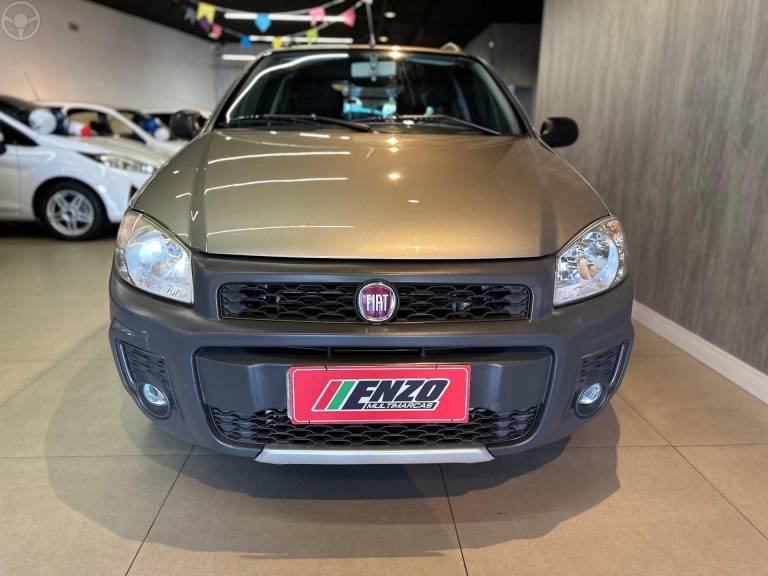 FIAT - STRADA 1.4 MPI WORKING CD 8V FLEX 3P MANUAL - 2014/2015 - CINZA - R$ 61.900,00