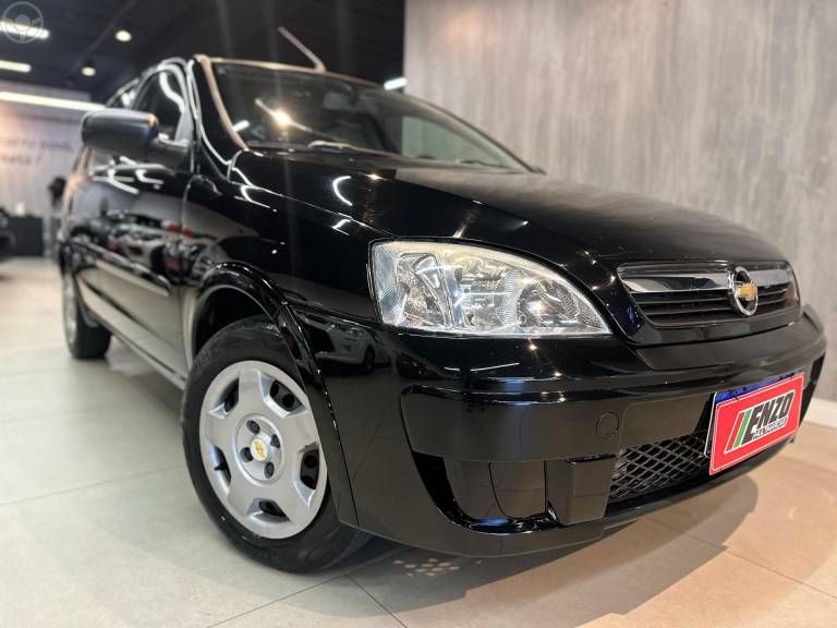 CHEVROLET - CORSA 1.4 MPFI MAXX 8V FLEX 4P MANUAL - 2010/2011 - PRETA - R$ 31.900,00
