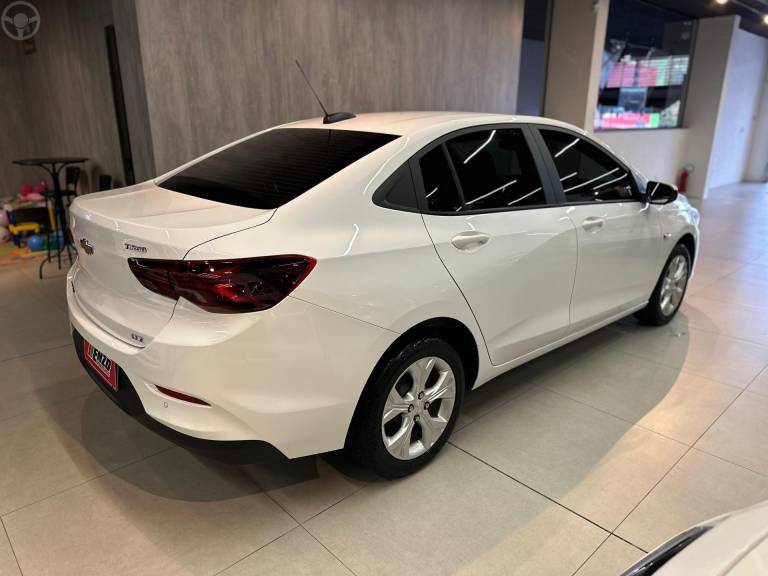 CHEVROLET - ONIX 1.0LTZ PLUS 12V TURBO FLEX 4P AUTOMÁTICO - 2023/2024 - BRANCA - R$ 98.900,00