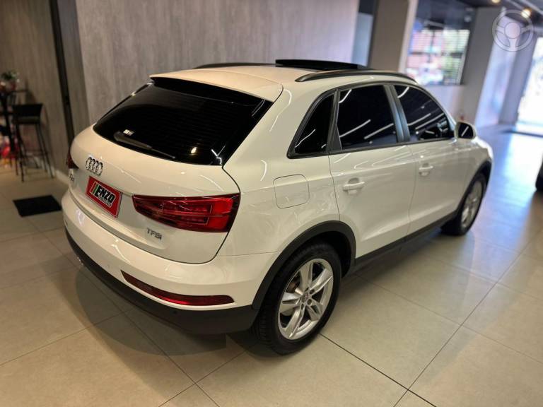 AUDI - Q3 1.4 TFSI AMBIENTE FLEX 4P S TRONIC - 2016/2017 - BRANCA - R$ 94.900,00