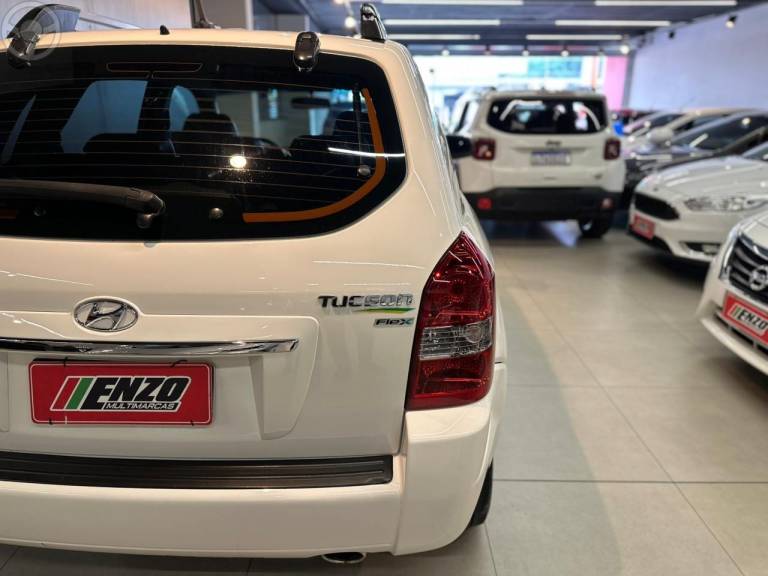 HYUNDAI - TUCSON 2.0 MPFI GLS 16V 143CV 2WD FLEX 4P AUTOMÁTICO - 2015/2016 - BRANCA - R$ 62.900,00