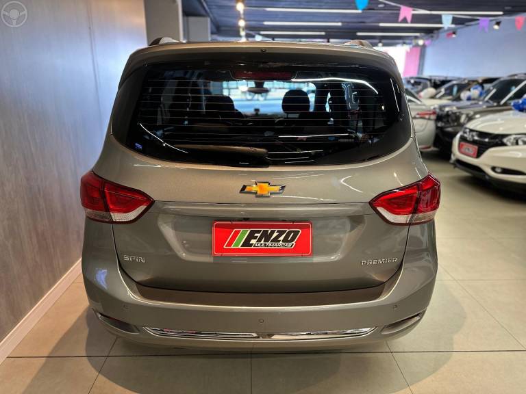 CHEVROLET - SPIN 1.8 PREMIER 8V FLEX 4P AUTOMÁTICO - 2023/2024 - PRATA - R$ 116.900,00