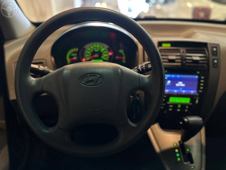 HYUNDAI - TUCSON 2.0 MPFI GLS 16V 143CV 2WD FLEX 4P AUTOMÁTICO - 2015/2016 - BRANCA - R$ 58.900,00