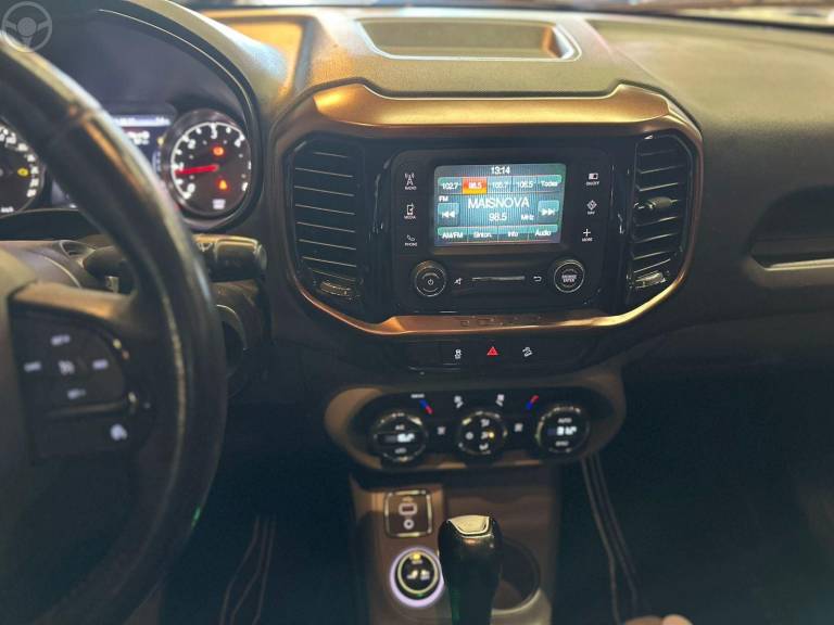 FIAT - TORO 2.0 16V TURBO DIESEL VOLCANO AT9 4X4 AUTOMÁTICO - 2018/2019 - BRANCA - R$ 103.900,00
