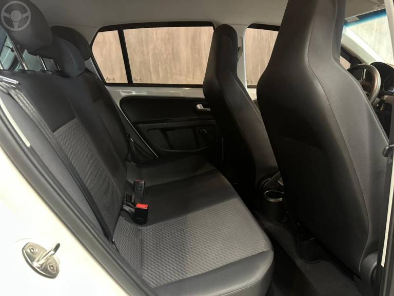 VOLKSWAGEN - UP 1.0 MPI MOVE UP 12V FLEX 2P MANUAL - 2018/2019 - BRANCA - R$ 57.900,00