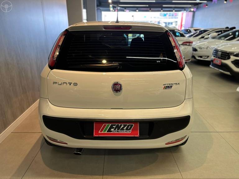 FIAT - PUNTO 1.4 ATTRACTIVE ITALIA 8V FLEX 4P MANUAL - 2015/2016 - BRANCA - R$ 44.900,00