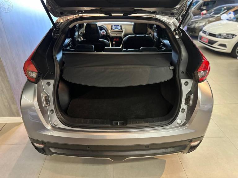MITSUBISHI - ECLIPSE CROSS 1.5 HPE-S 16V 4P AUTOMÁTICO - 2021/2022 - PRATA - R$ 134.900,00