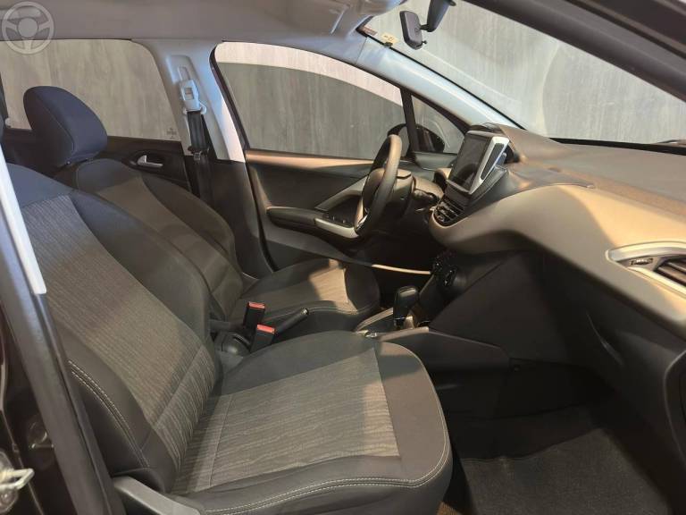 PEUGEOT - 2008 1.6 16V FLEX ALLURE 4P AUTOMÁTICO - 2019/2020 - MARROM - R$ 66.900,00