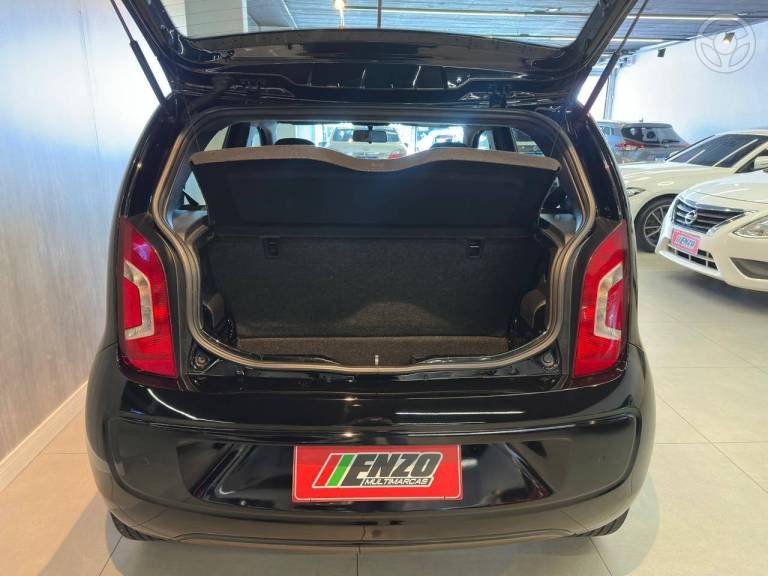 VOLKSWAGEN - UP 1.0 MPI RUN UP 12V FLEX 4P MANUAL - 2016/2017 - PRETA - R$ 47.900,00
