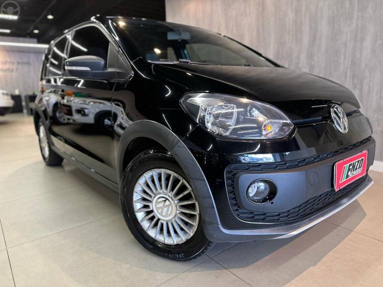 VOLKSWAGEN - UP 1.0 TRACK UP 12V FLEX 4P MANUAL - 2016/2017 - PRETA - R$ 49.900,00