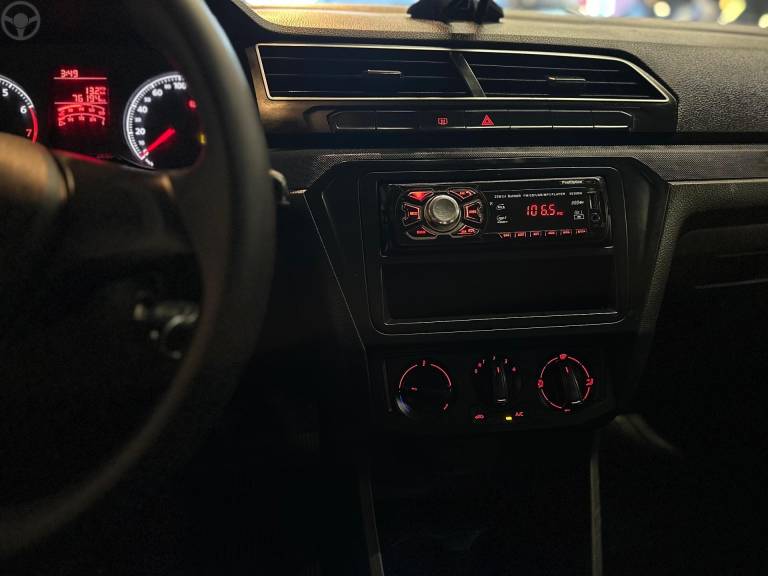 VOLKSWAGEN - GOL 1.0 12V MPI TOTALFLEX 4P MANUAL - 2018/2019 - PRATA - R$ 46.900,00