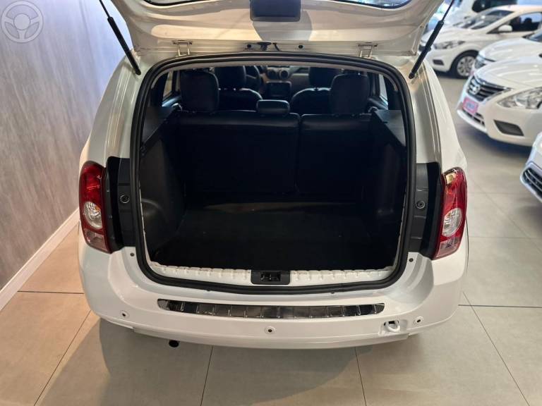 RENAULT - DUSTER 1.6 4X2 16V FLEX 4P MANUAL - 2014/2015 - BRANCA - R$ 56.900,00