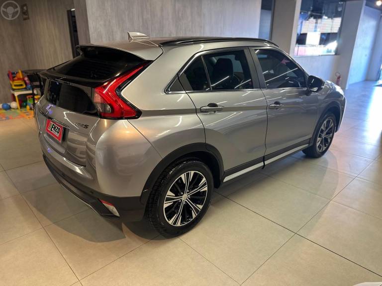 MITSUBISHI - ECLIPSE CROSS 1.5 HPE-S 16V 4P AUTOMÁTICO - 2021/2022 - PRATA - R$ 138.900,00